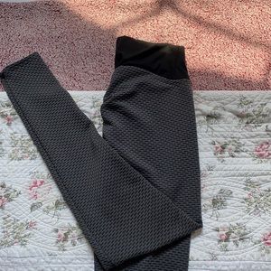 TikTok Butt Scrunch leggings 🖤